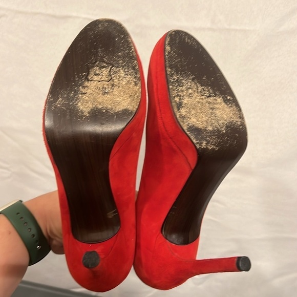 St. John Red Suede Pumps - Size 7 - Classic Platform High Heel Shoes - Picture 10 of 12